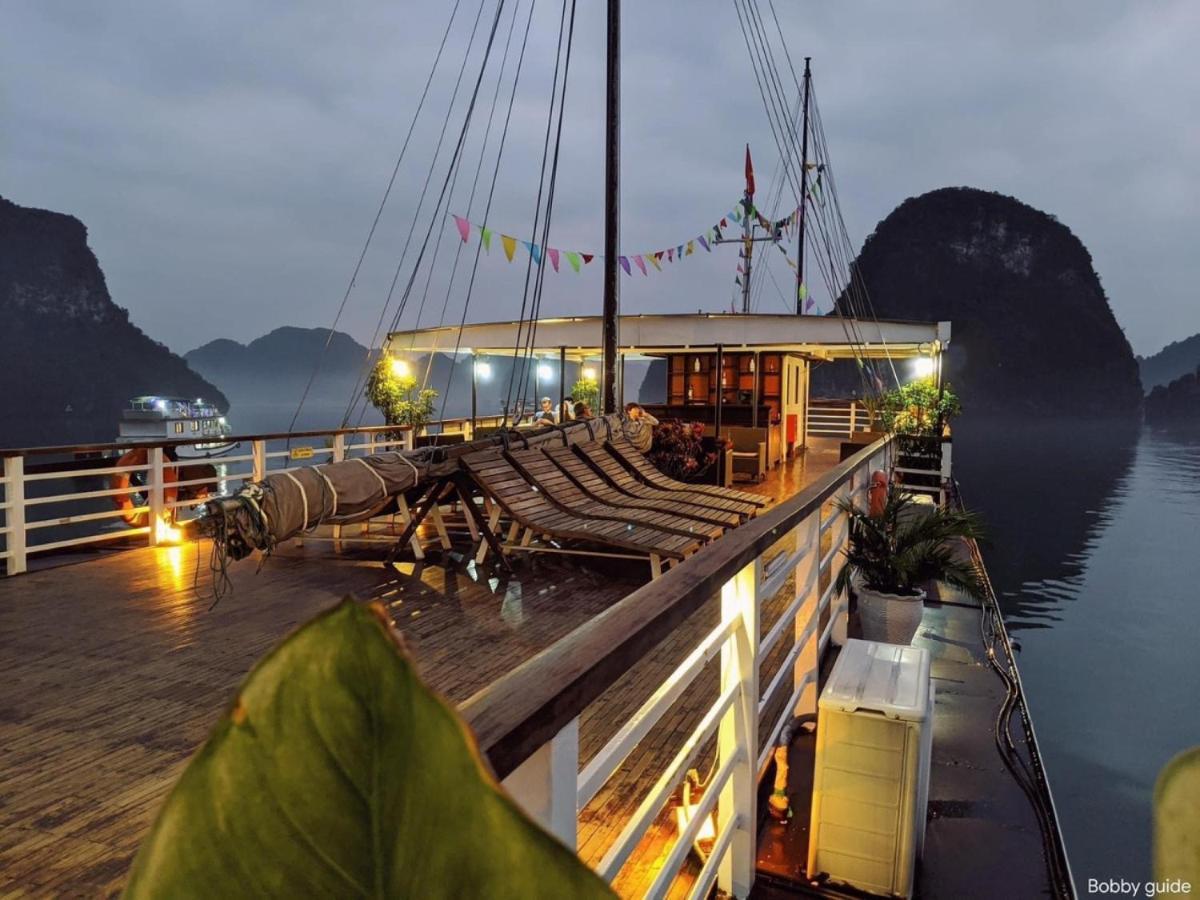 Готель Le Journey Halong Bay Cruises Халонг Екстер'єр фото